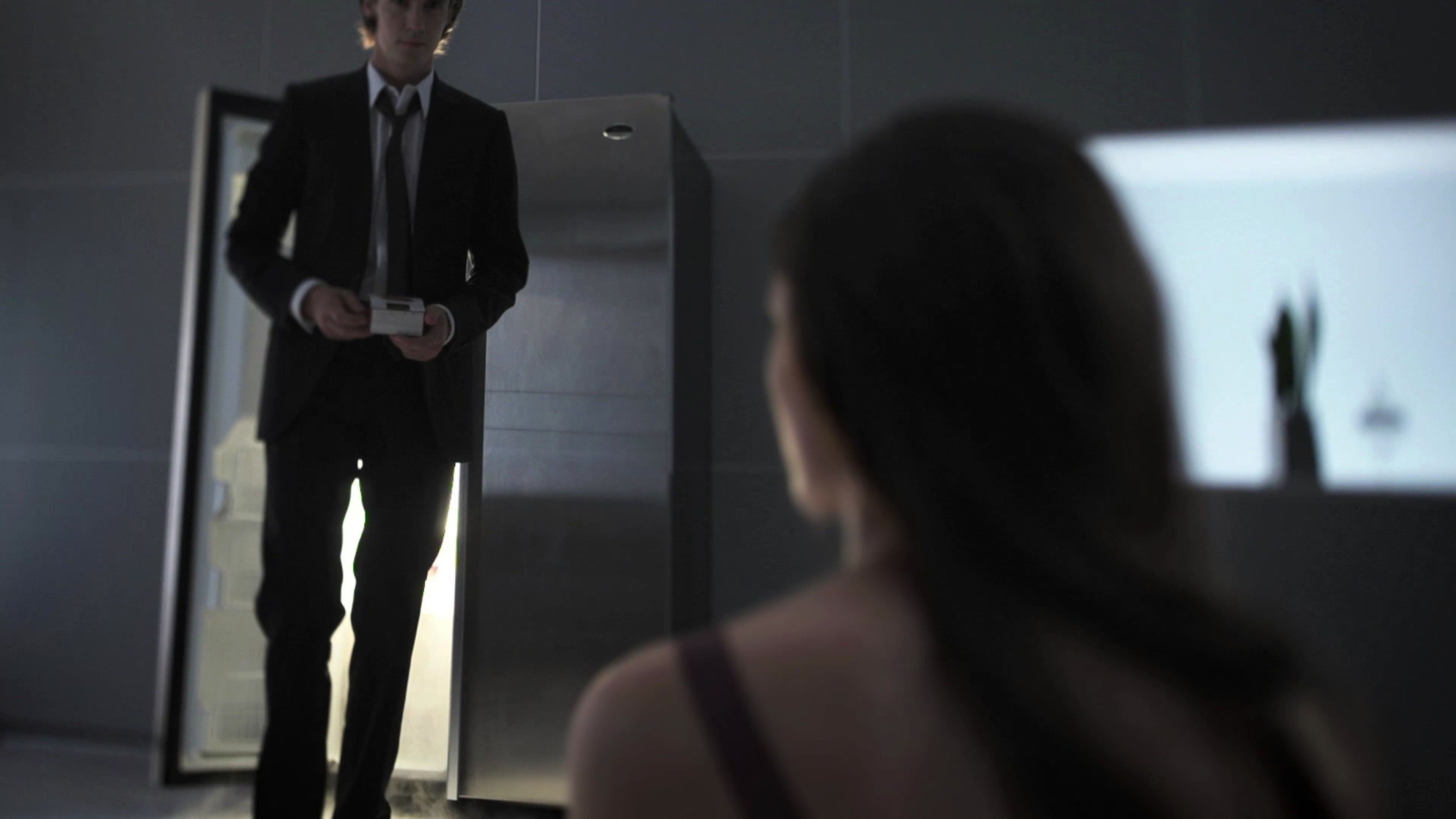 COMMERCIAL_